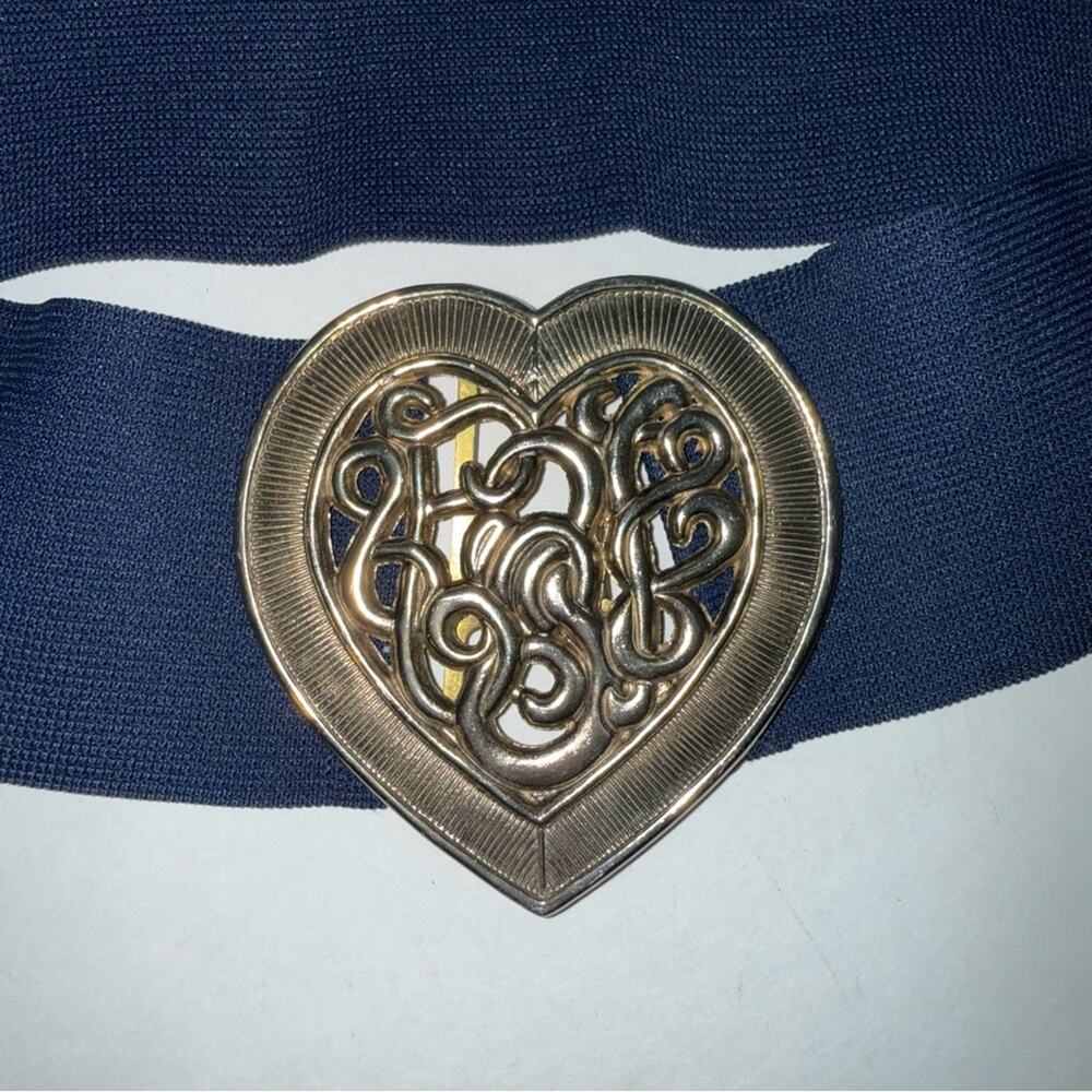 VINTAGE 80s Stretch navy Waist Belt Oversized brass heart Buckle Fits 29" to 40" - Picture 2 of 3